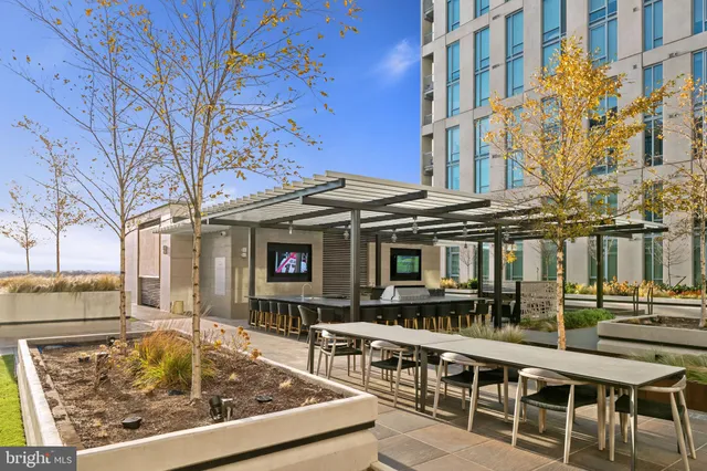 $1,320,000 | 1650 Silver Hill Drive, Unit 1206, McLean, VA 22102