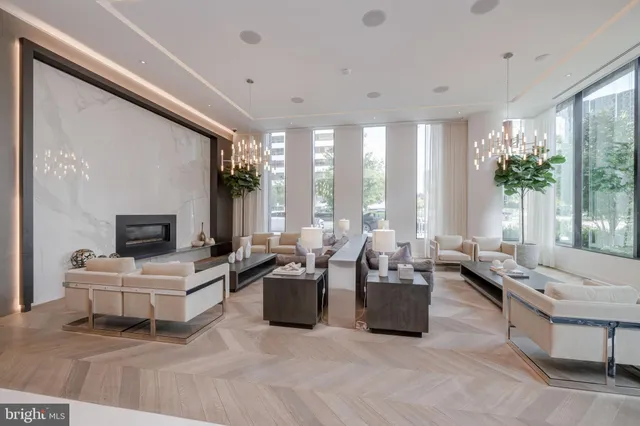 $1,320,000 | 1650 Silver Hill Drive, Unit 1206, McLean, VA 22102