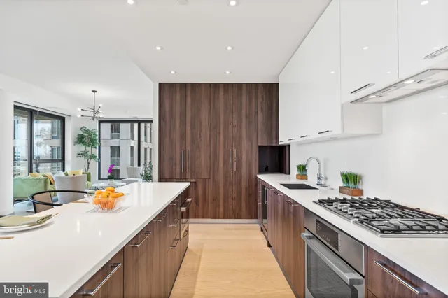 $1,320,000 | 1650 Silver Hill Drive, Unit 1206, McLean, VA 22102