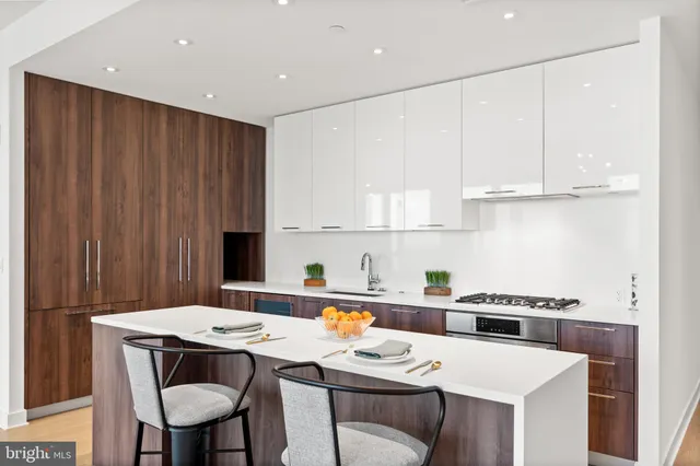 $1,320,000 | 1650 Silver Hill Drive, Unit 1206, McLean, VA 22102