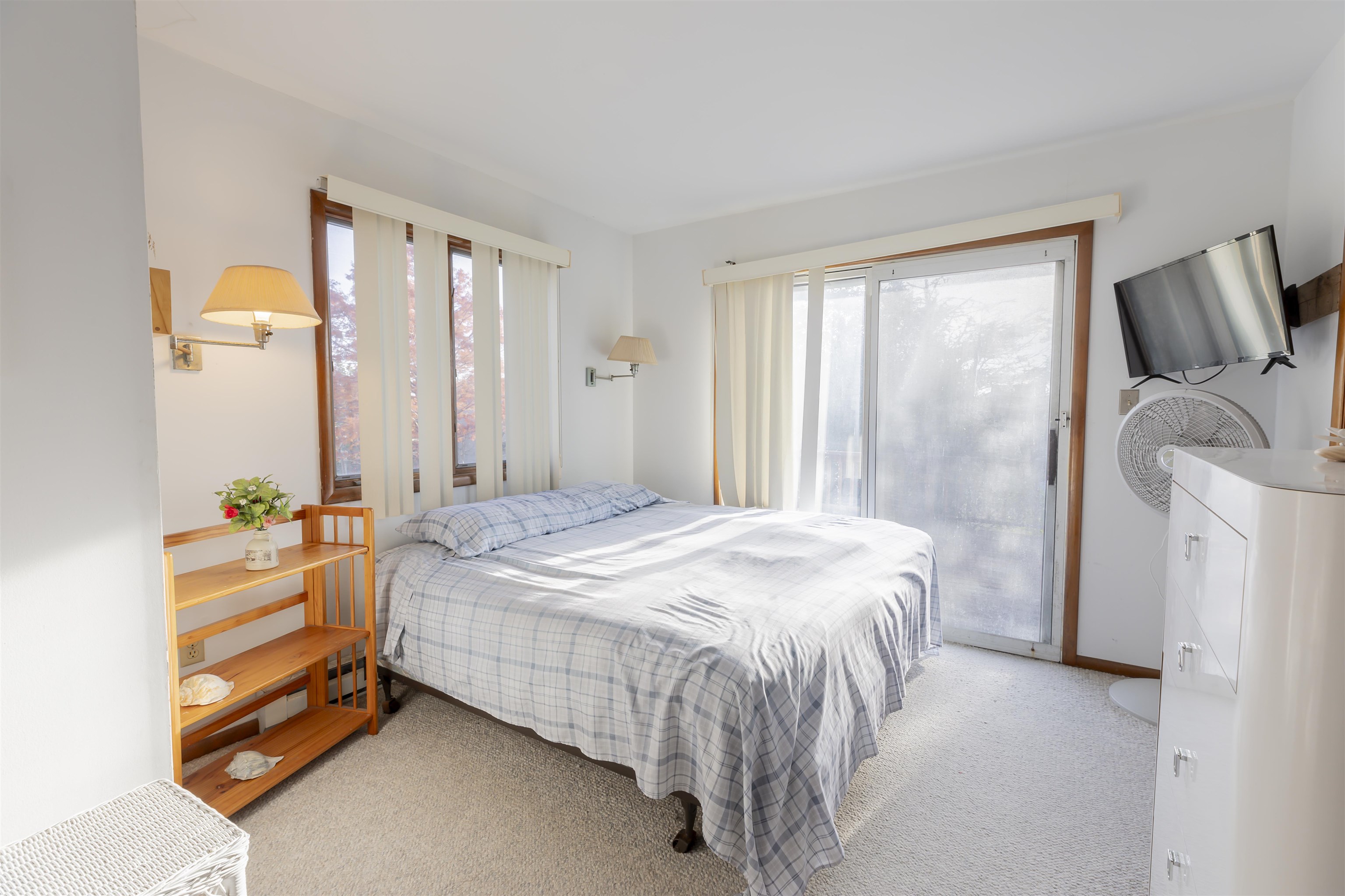 208 Princeton Avenue Cape May Point, NJ 08212 - Photo 31 of 49 a bedroom with a bed and a window