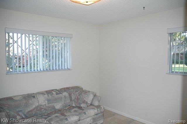 3029 Lexington Road Waterford, MI 48328 - Photo 12 of 15 DSC_0435.jpg