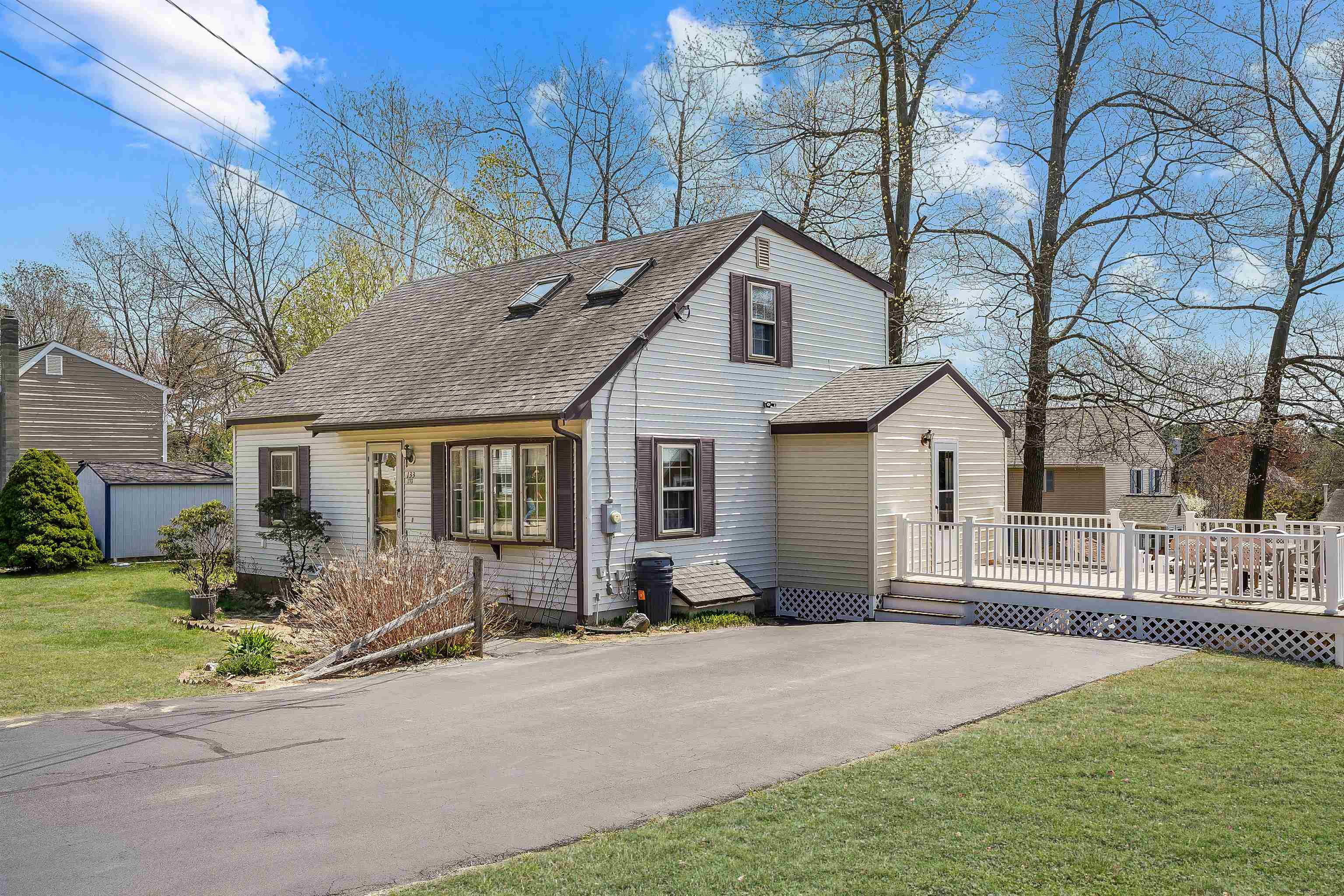 133 Mapleton Road Manchester, NH 03103 - Photo 4 of 41