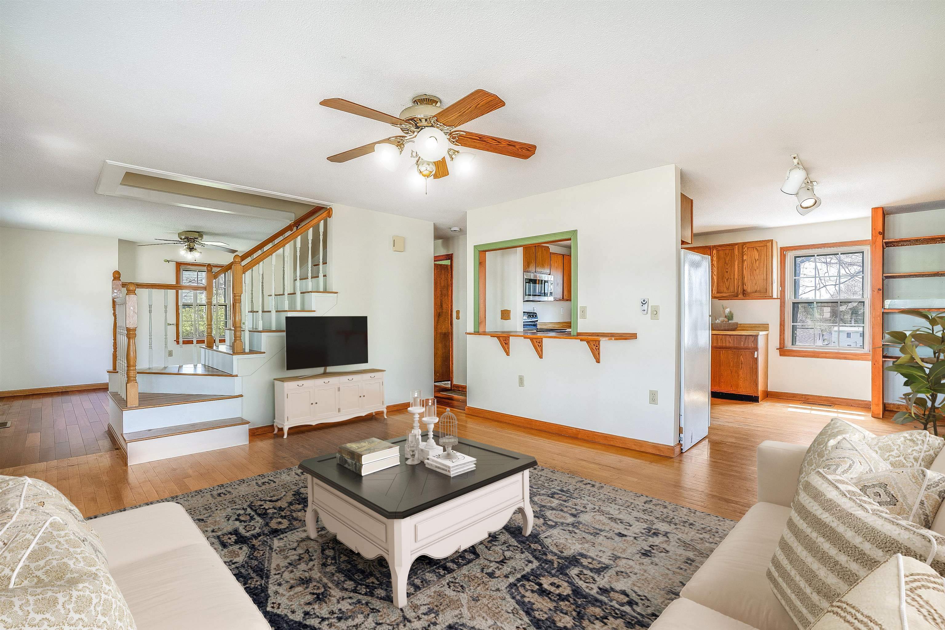 133 Mapleton Road Manchester, NH 03103 - Photo 8 of 41
