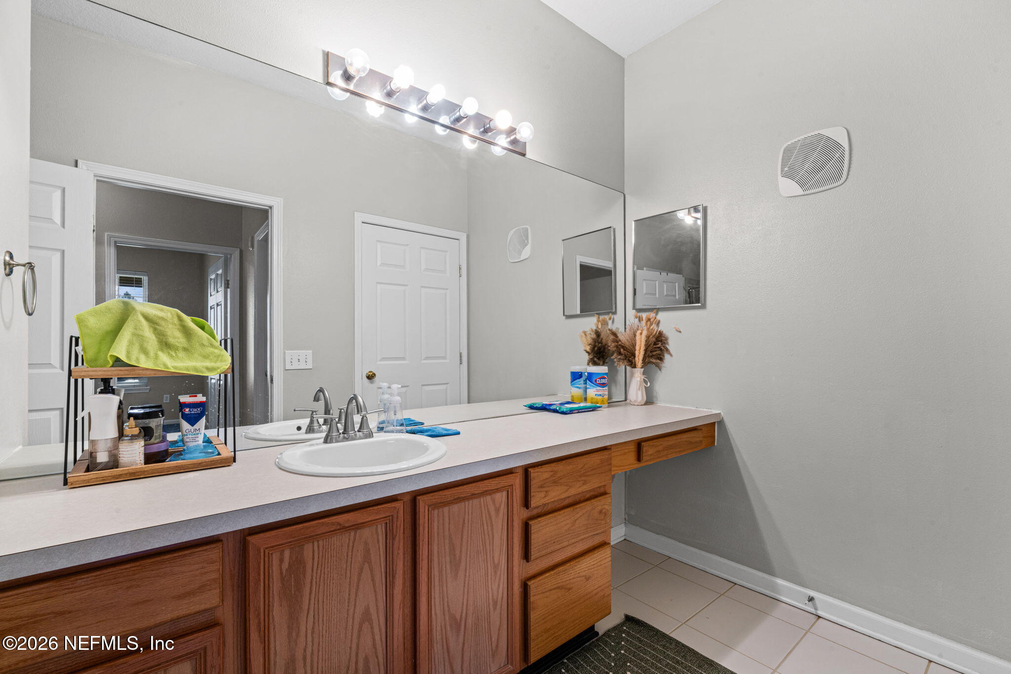 7990 Baymeadows Road East, Unit 430 Jacksonville, FL 32256 - Photo 16 of 21 Guest Bath
