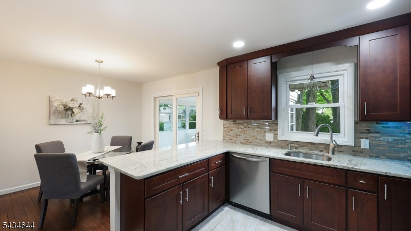 405 Martin Road Union, NJ 07083 - Photo 15 of 41