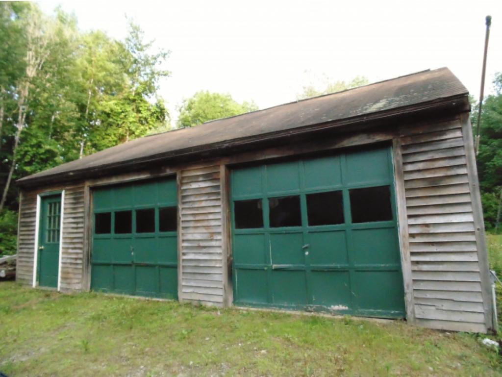 296 Windsor Road Hillsborough, NH 03244 - Photo 4 of 24