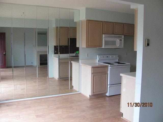130 Pine Tree Ridge Waterford, MI 48327 - Photo 5 of 9 31035294-4.JPG
