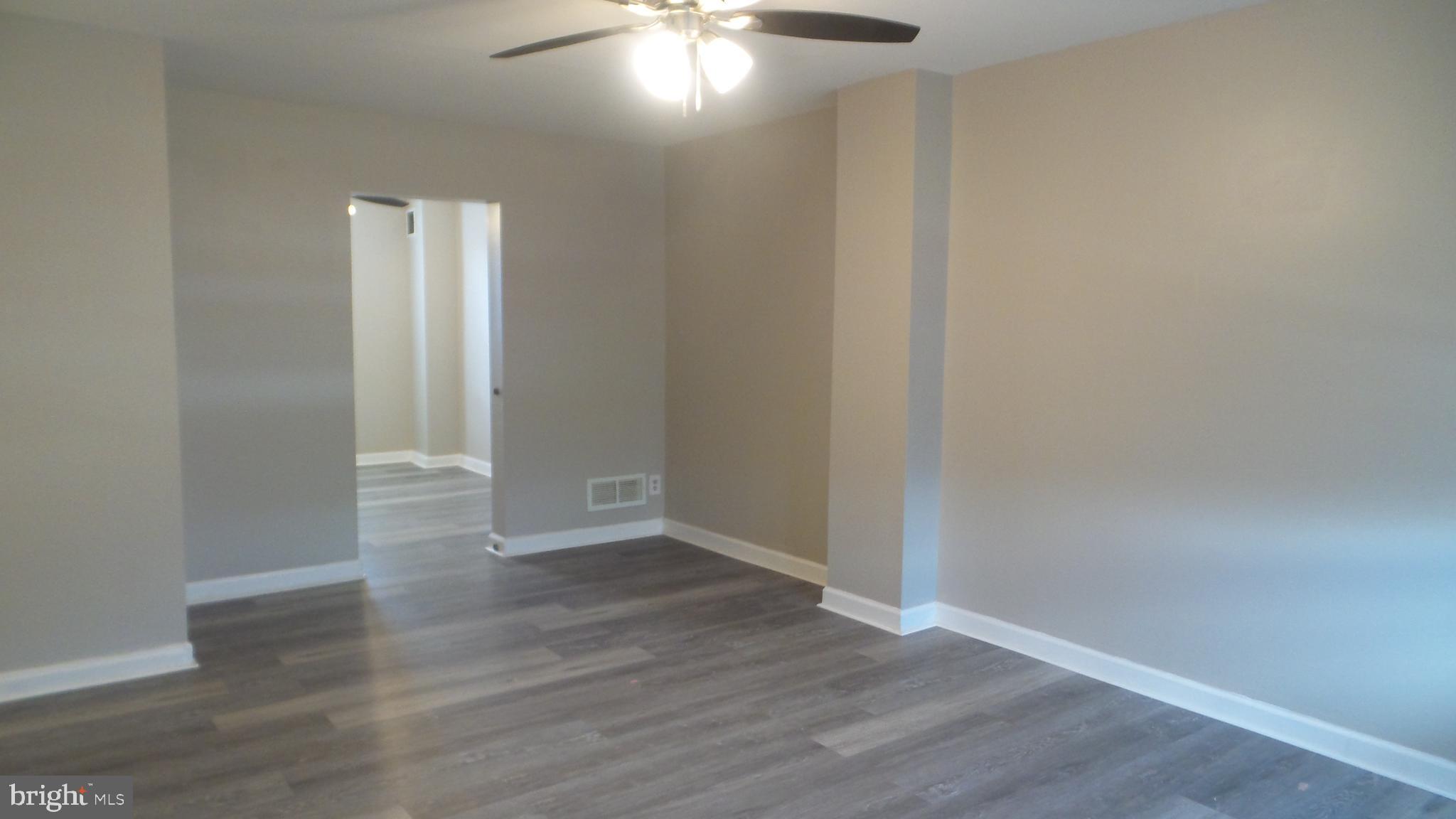 7832 New Battle Grove Road Dundalk, MD 21222 - Photo 4 of 17 Freshly painted!
