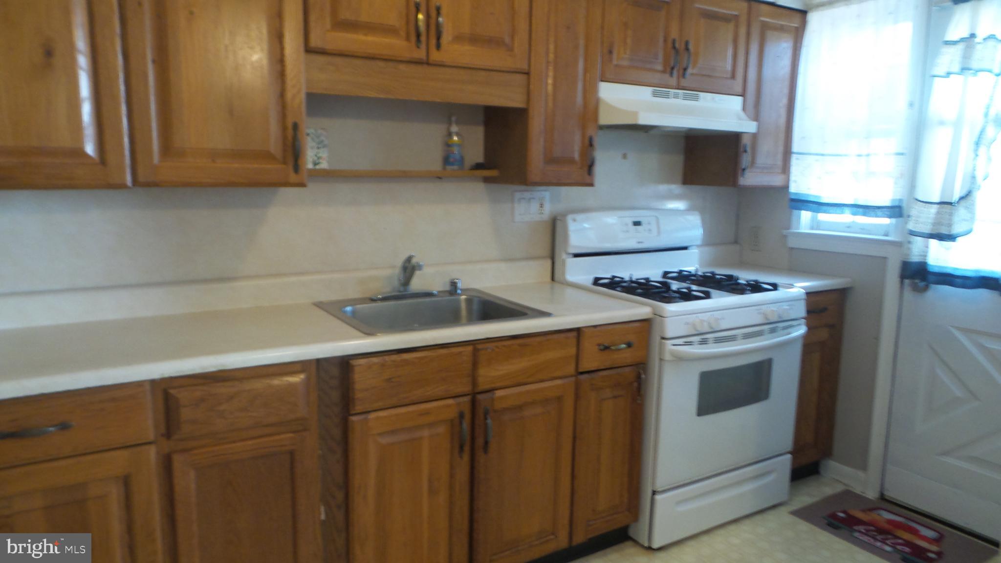7832 New Battle Grove Road Dundalk, MD 21222 - Photo 6 of 17 Kitchen