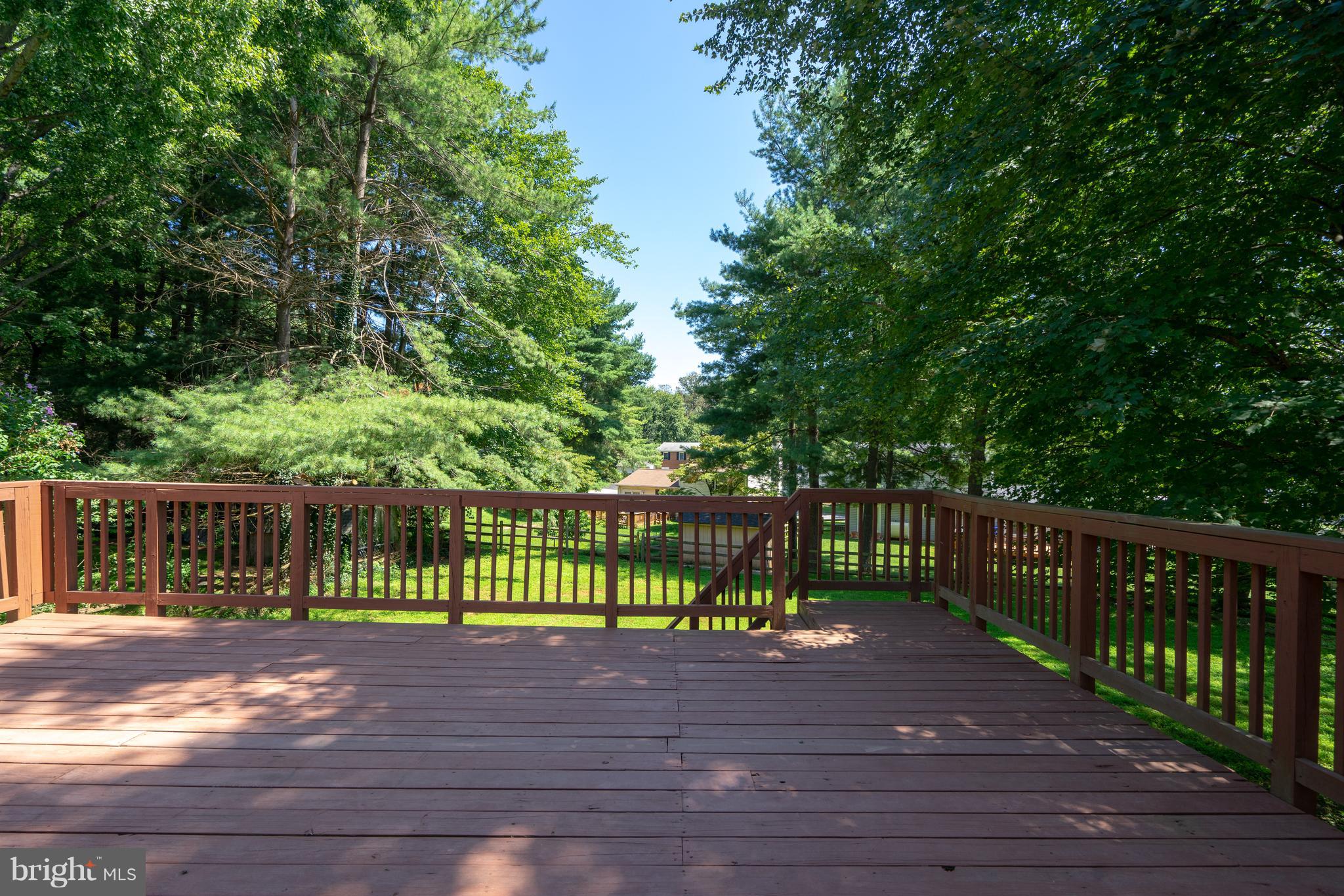 9126 Roundleaf Way Gaithersburg, MD 20879 - Photo 11 of 30 Deck