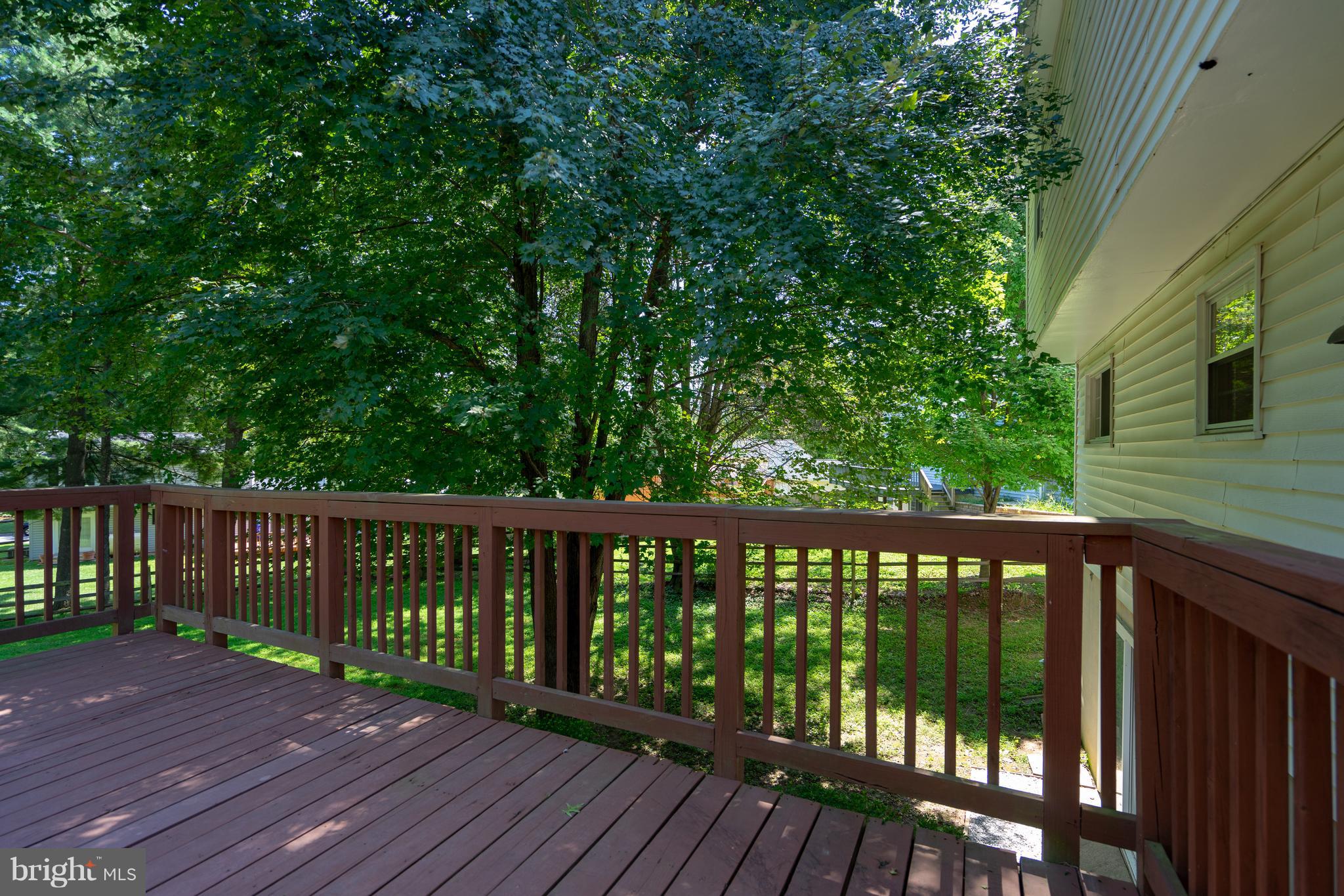 9126 Roundleaf Way Gaithersburg, MD 20879 - Photo 12 of 30 Deck