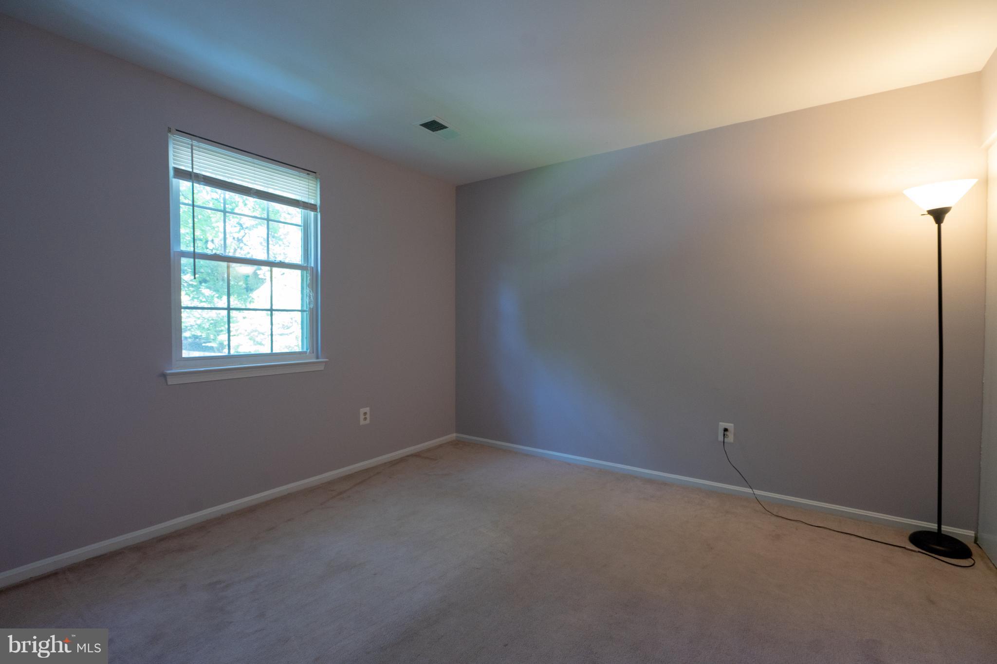 9126 Roundleaf Way Gaithersburg, MD 20879 - Photo 18 of 30 Bedroom 1