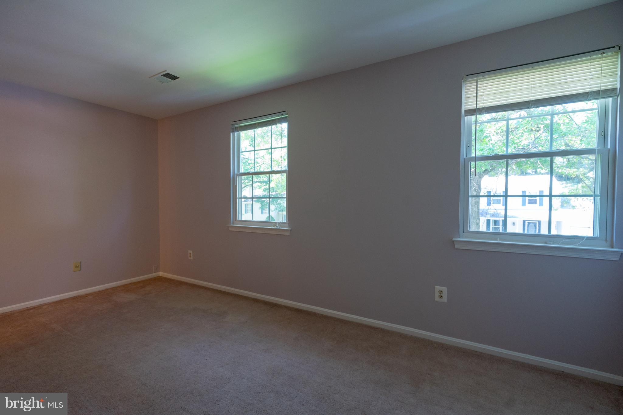 9126 Roundleaf Way Gaithersburg, MD 20879 - Photo 20 of 30 Bedroom 3