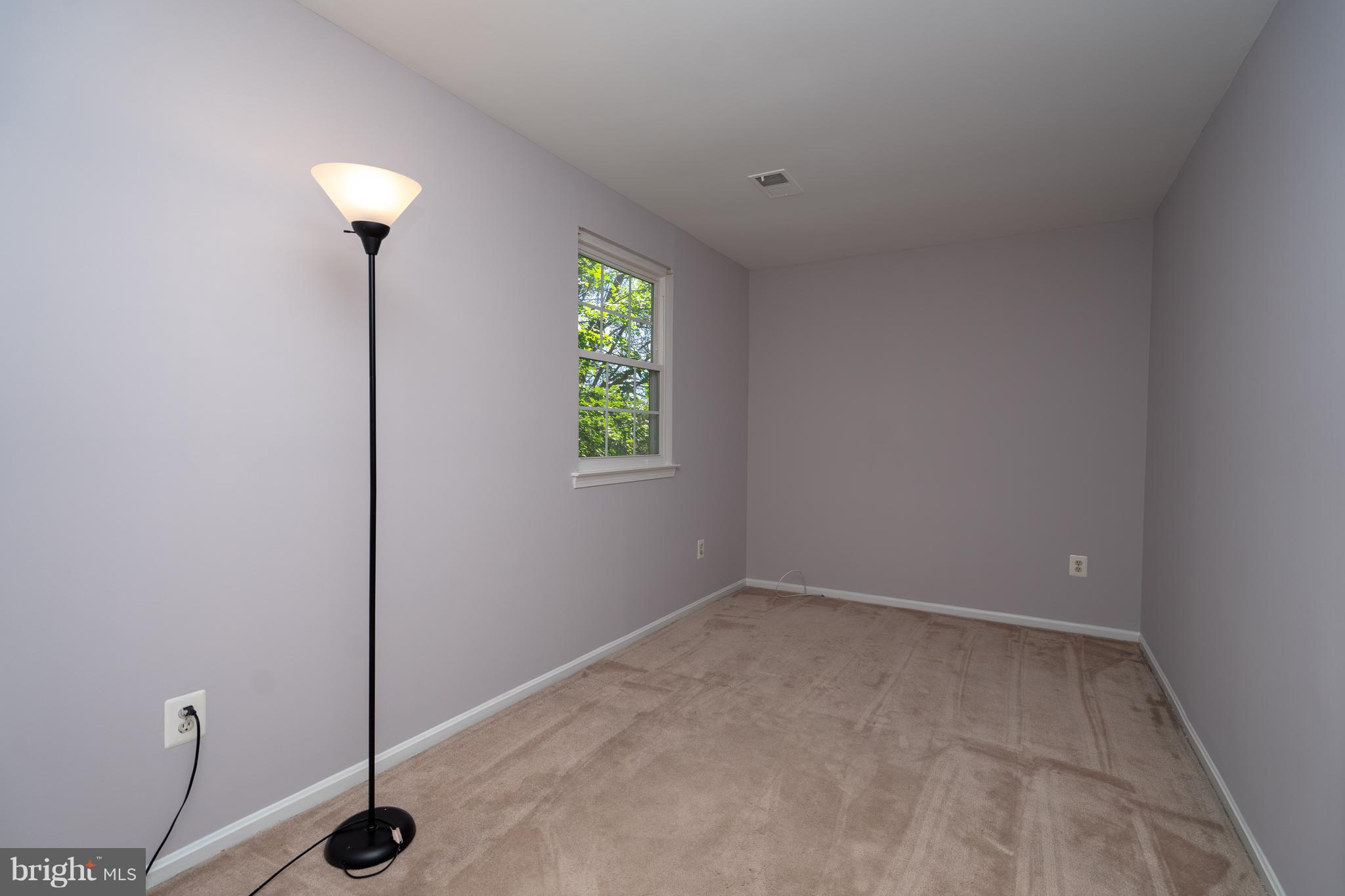 9126 Roundleaf Way Gaithersburg, MD 20879 - Photo 25 of 30 Interior