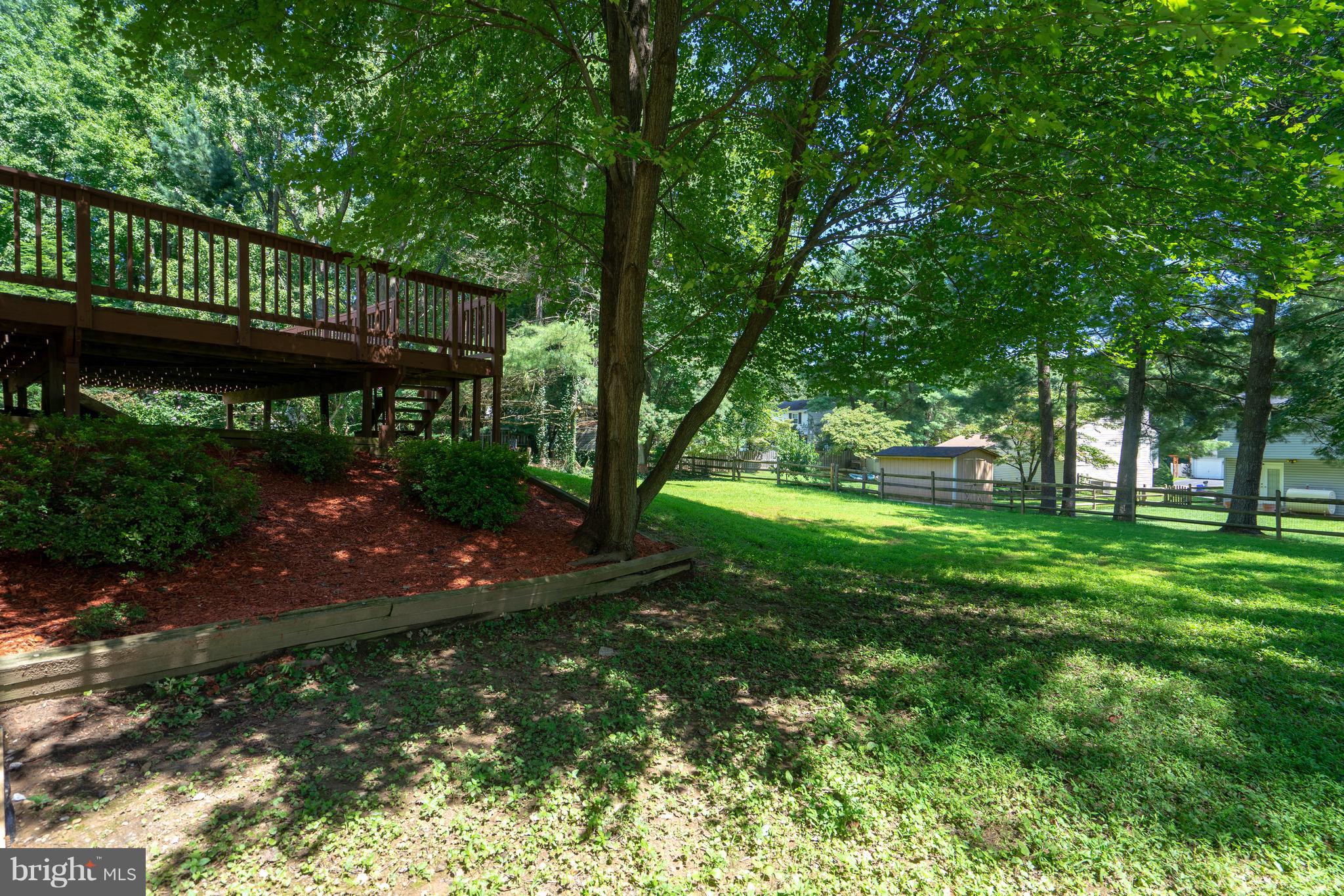 9126 Roundleaf Way Gaithersburg, MD 20879 - Photo 29 of 30 Big Yard