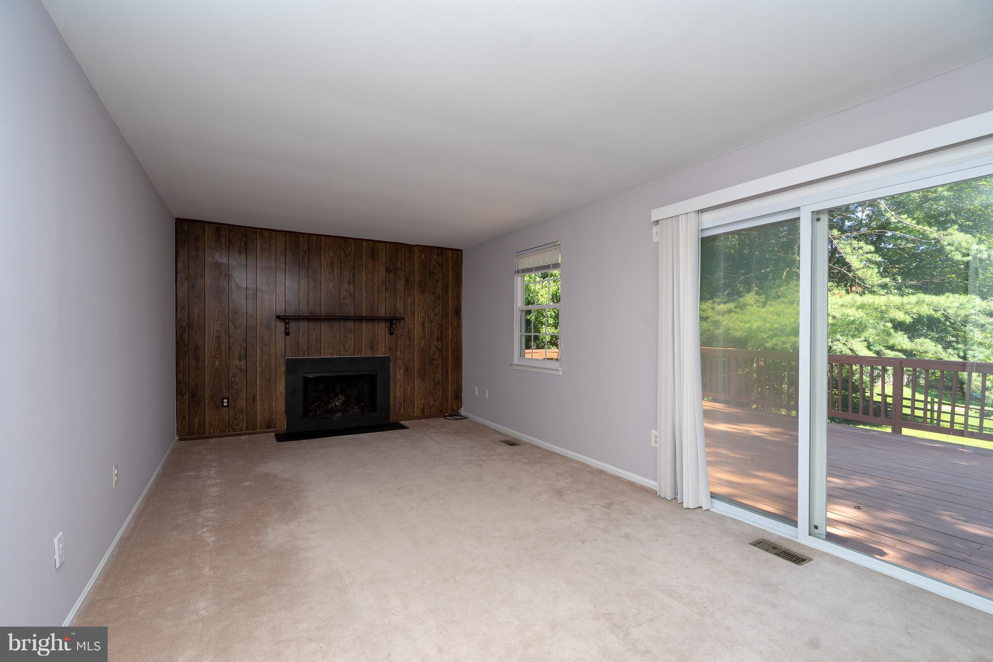 9126 Roundleaf Way Gaithersburg, MD 20879 - Photo 9 of 30 Family Room