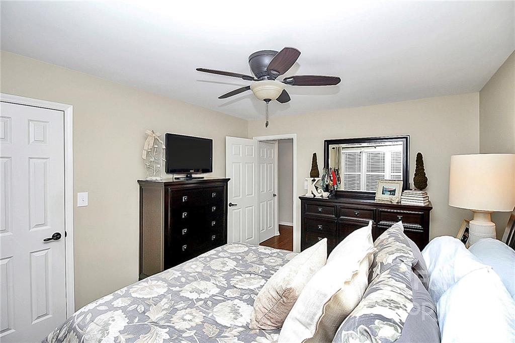318 Queens Road, Unit 15 Charlotte, NC 28204 - Photo 16 of 27 Gallery Image 16