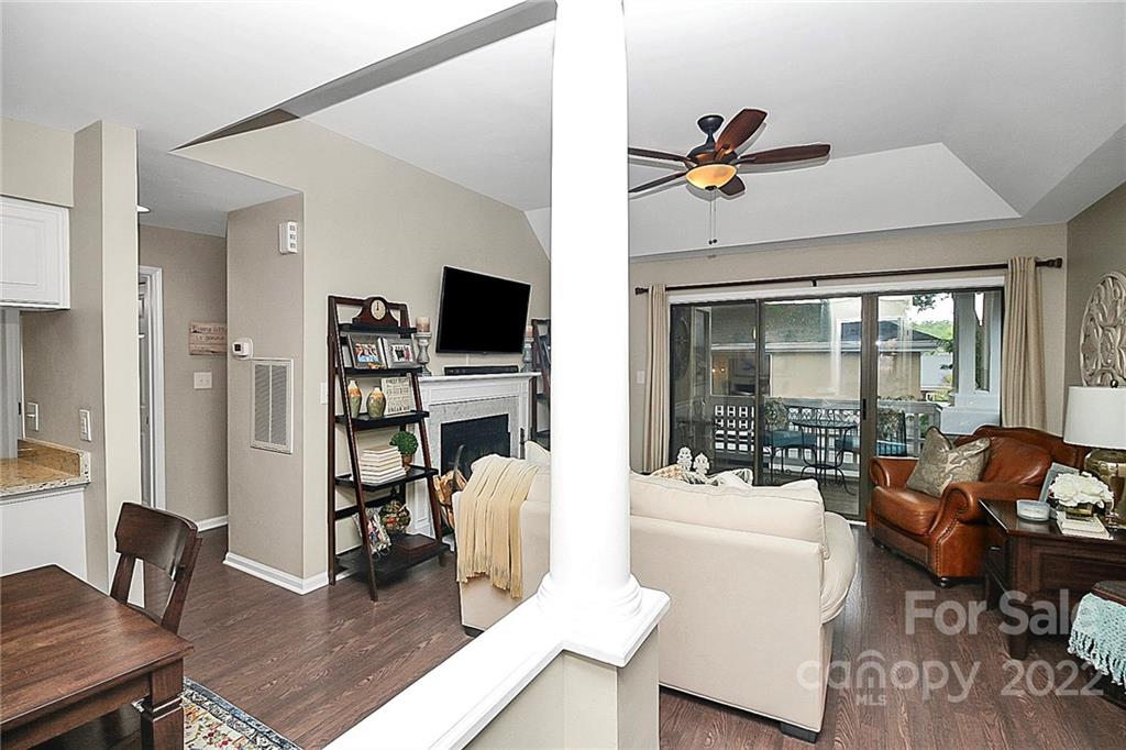 318 Queens Road, Unit 15 Charlotte, NC 28204 - Photo 4 of 27 Gallery Image 4