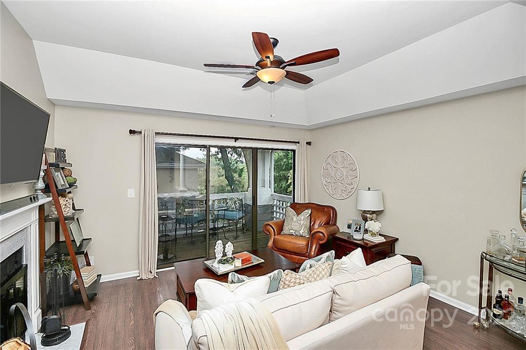 318 Queens Road, Unit 15 Charlotte, NC 28204 - Photo 7 of 27 Gallery Image 7