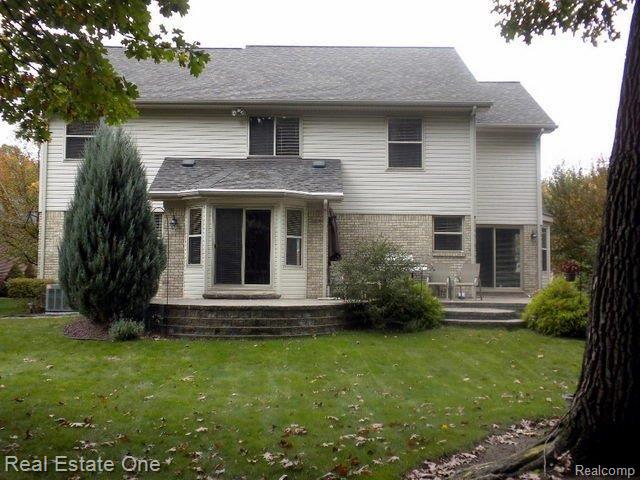 22635 Fawn Road Trenton, MI 48183 - Photo 4 of 24 BACKS UP TO WOODS