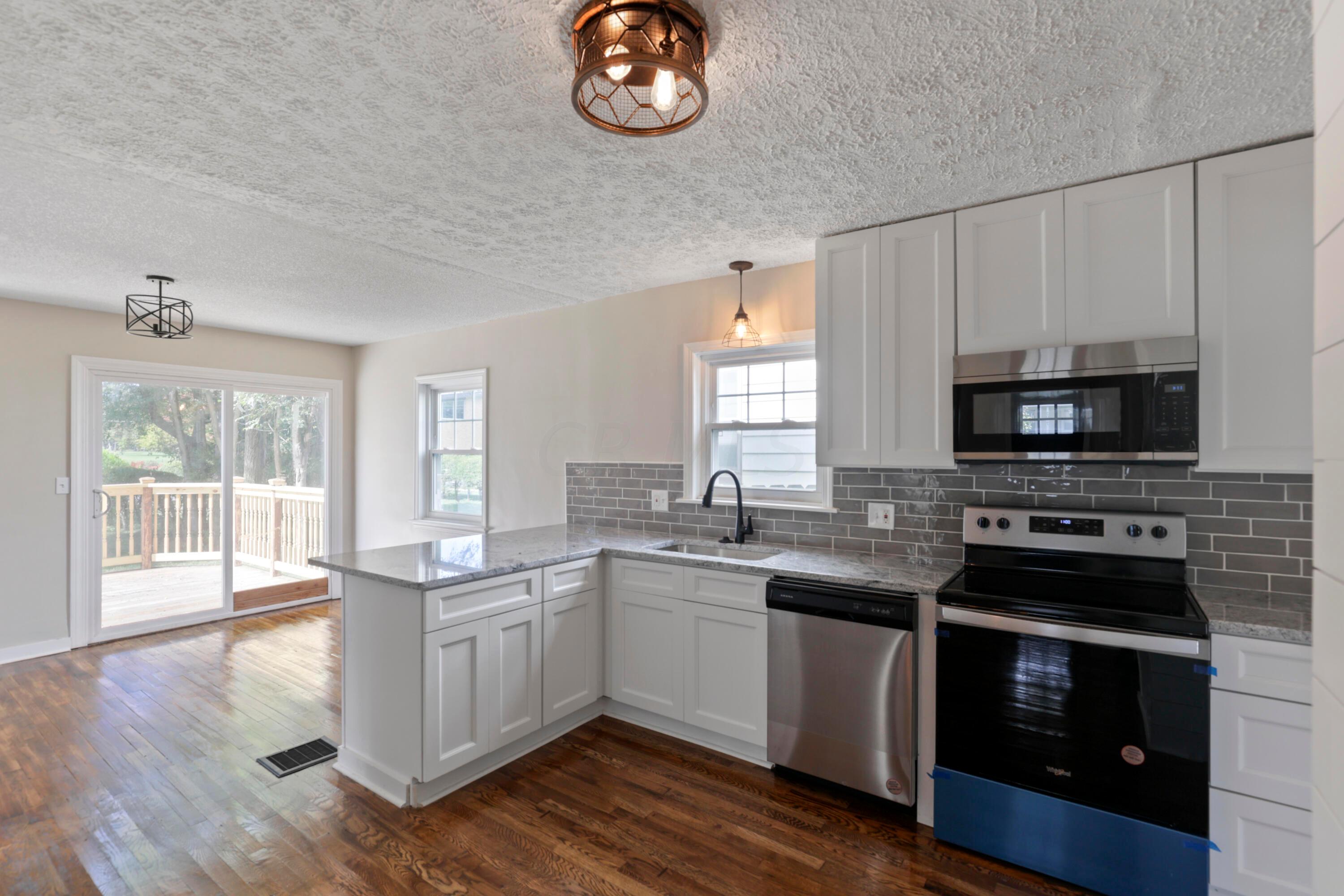 3076 Parkside Road Columbus, OH 43204 - Photo 11 of 45 0N4A4749