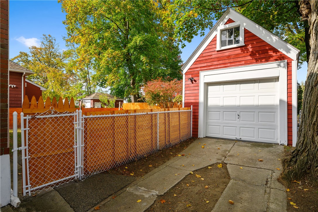 82 Gaskill Street Woonsocket, RI 02895 - Photo 5 of 33 Gallery Image 5