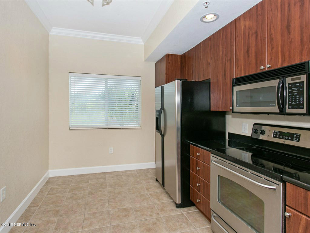 9745 Touchton Road, Unit 1522 Jacksonville, FL 32246 - Photo 7 of 25 004_Kitchen