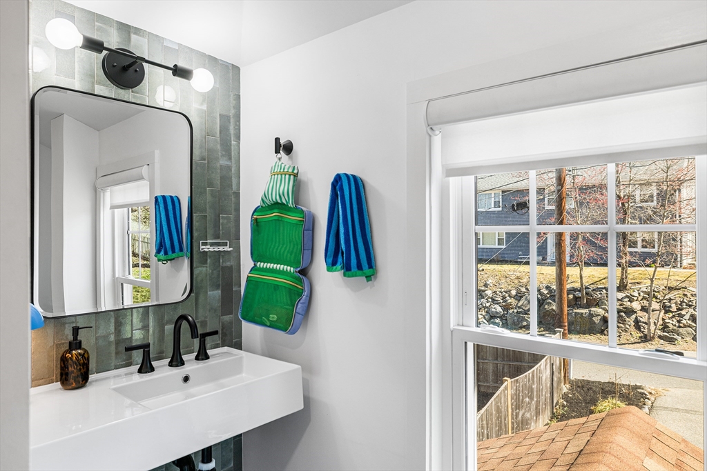 17 Vale Road Wakefield, MA 01880 - Photo 19 of 25