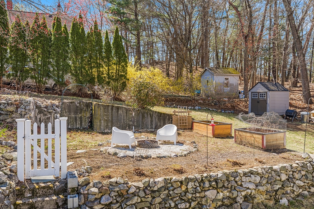 17 Vale Road Wakefield, MA 01880 - Photo 21 of 25