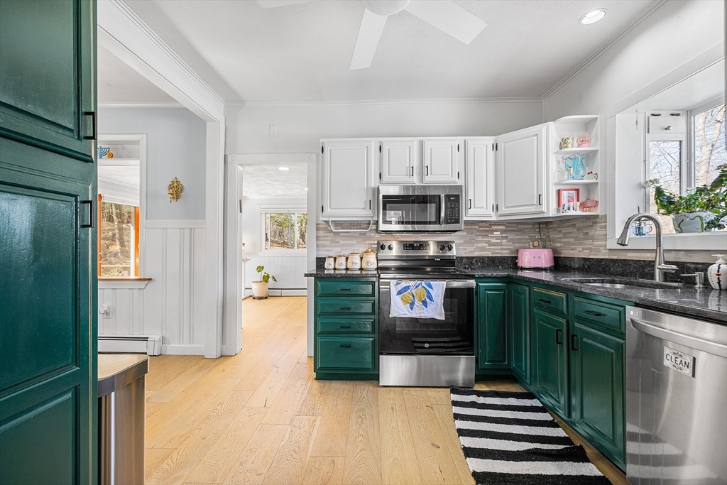 17 Vale Road Wakefield, MA 01880 - Photo 3 of 25