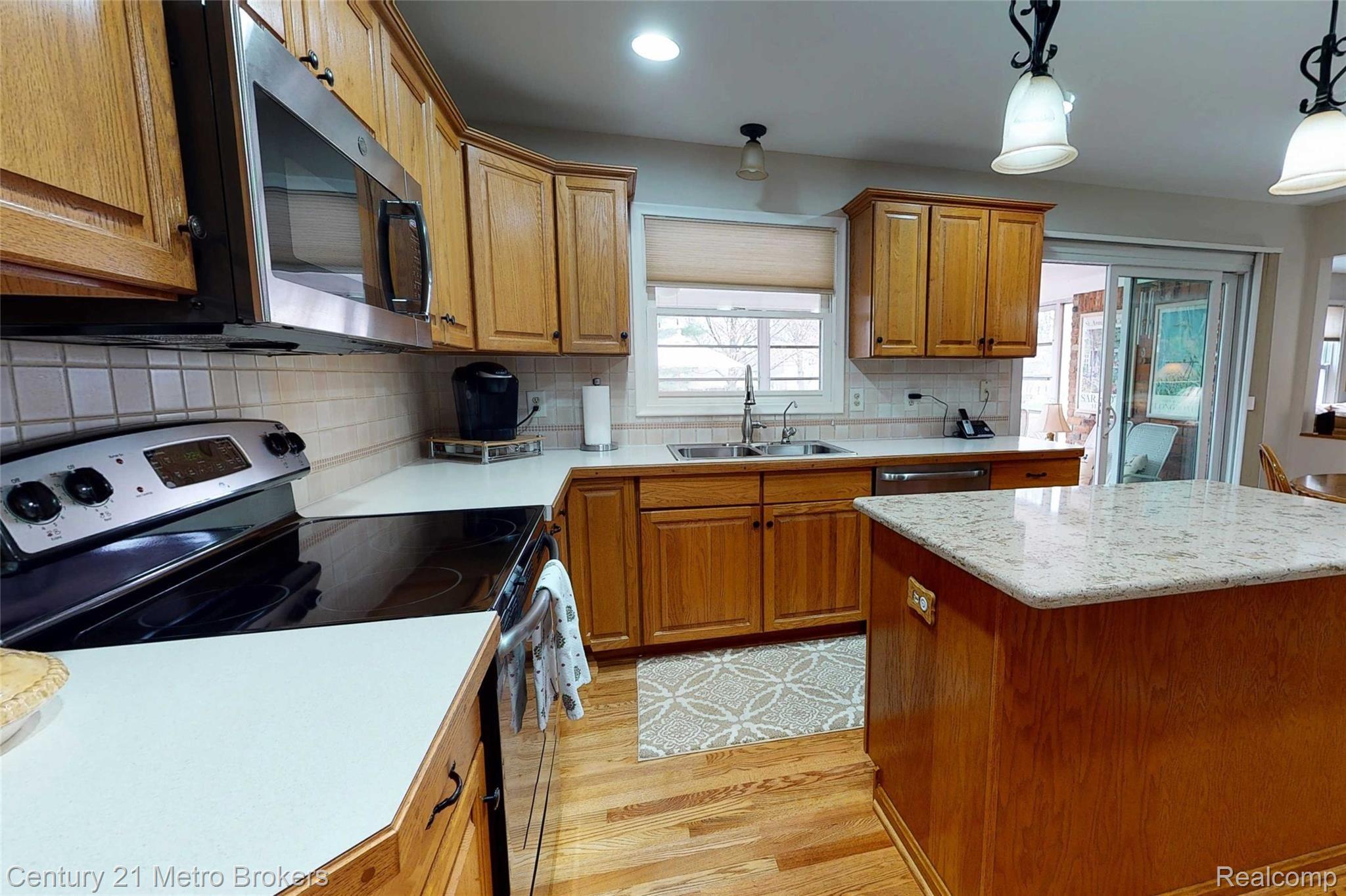 6160 Kings Scepter Road Grand Blanc, MI 48439 - Photo 38 of 55 6160-King-Scepter-Rd-Kitchen.jpg