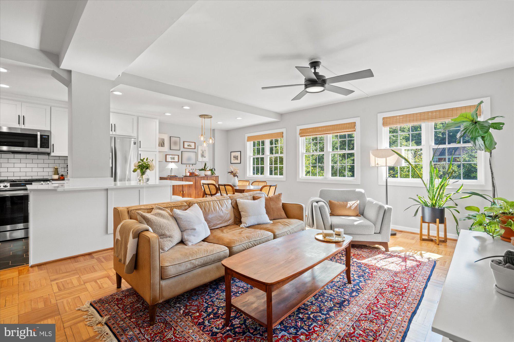 1621 Preston Road Alexandria, VA 22302 - Photo 5 of 20 Sun-filled end unit