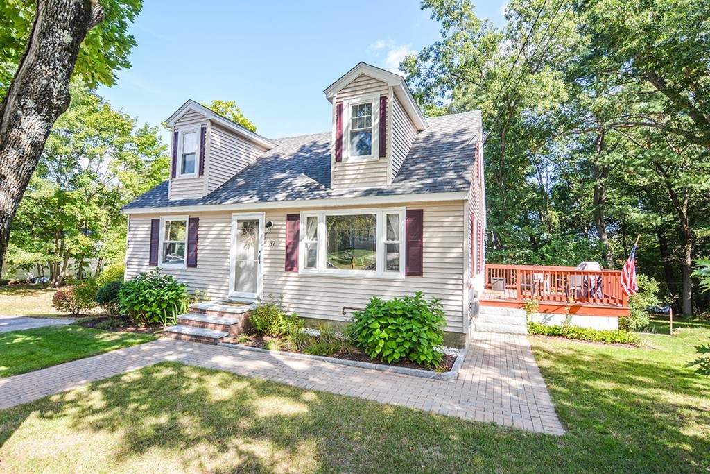 37 Mission Road Chelmsford, MA 01863 - Photo 1 of 11