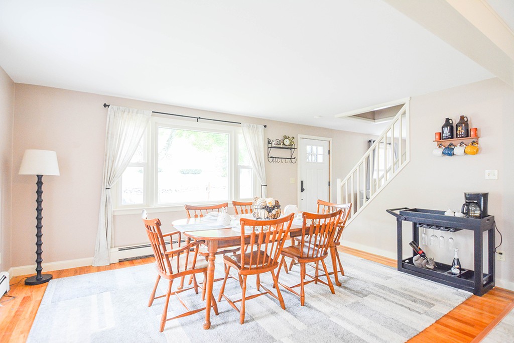 37 Mission Road Chelmsford, MA 01863 - Photo 4 of 11