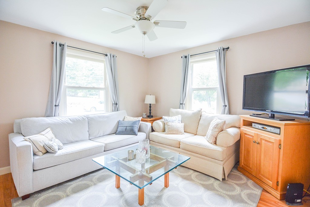 37 Mission Road Chelmsford, MA 01863 - Photo 5 of 11