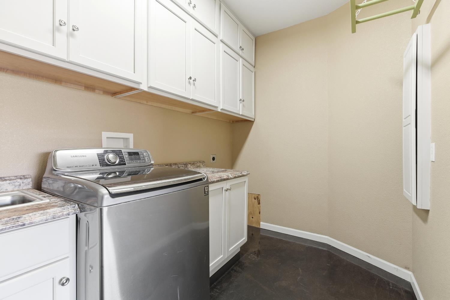 4224 Griffin Road Hughson, CA 95326 - Photo 24 of 46 a utility room with dryer and washer