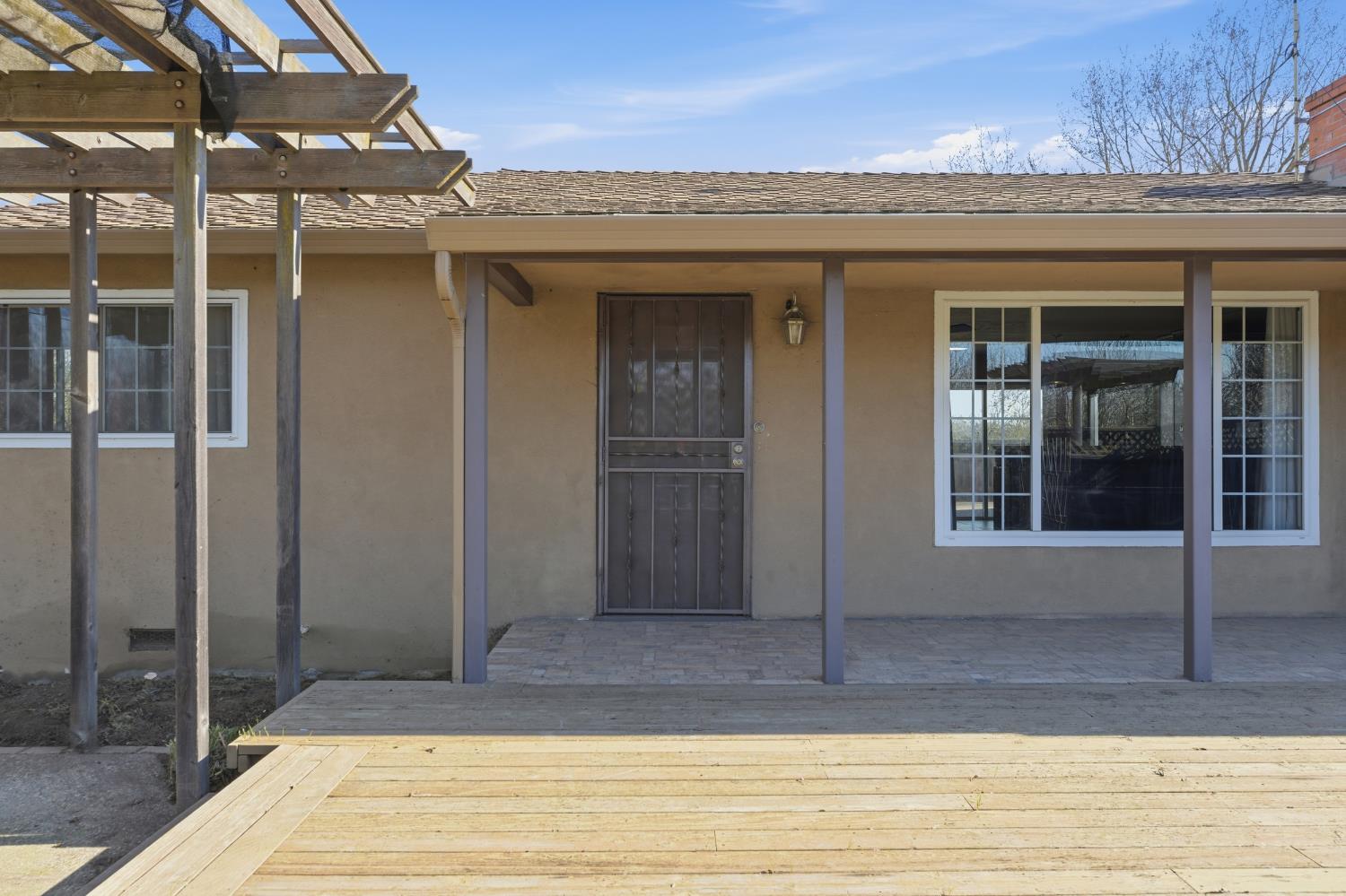 4224 Griffin Road Hughson, CA 95326 - Photo 4 of 46 a view of entrance door of the house