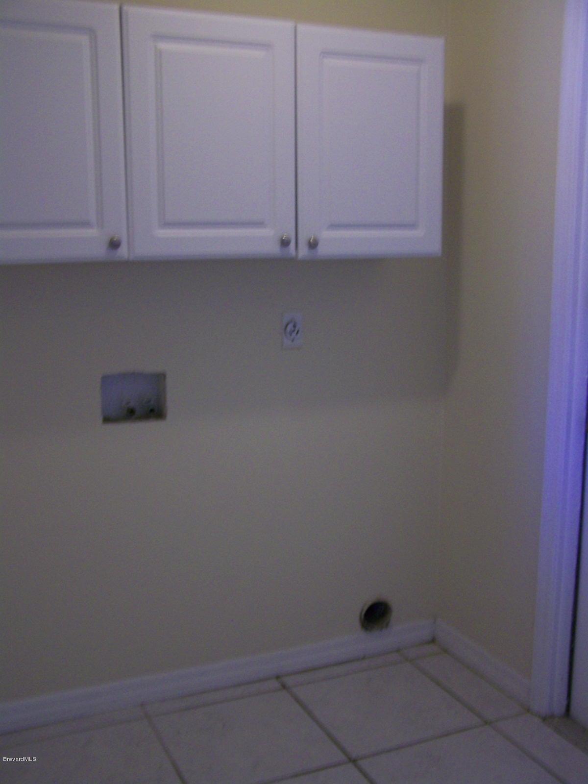 2405 Anchor Road Southeast Palm Bay, FL 32909 - Photo 8 of 18 Laundry Room