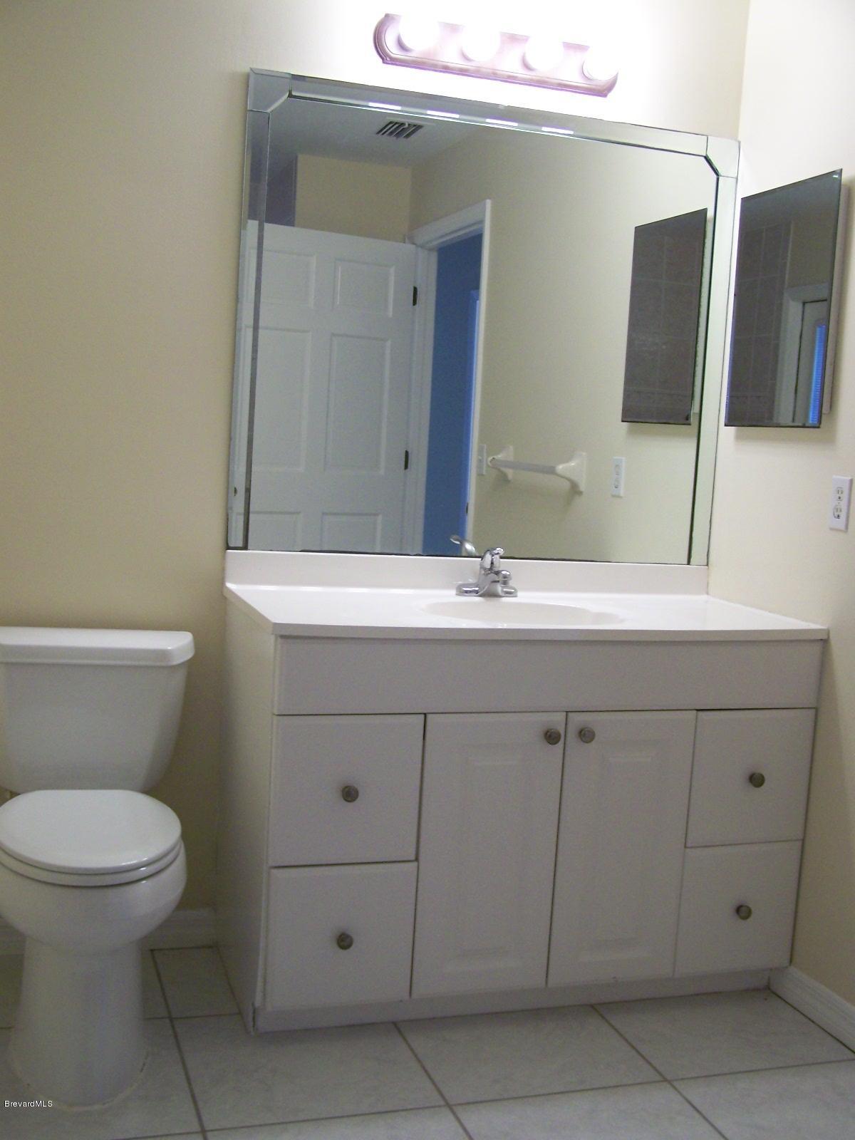 2405 Anchor Road Southeast Palm Bay, FL 32909 - Photo 10 of 18 Guest Bath