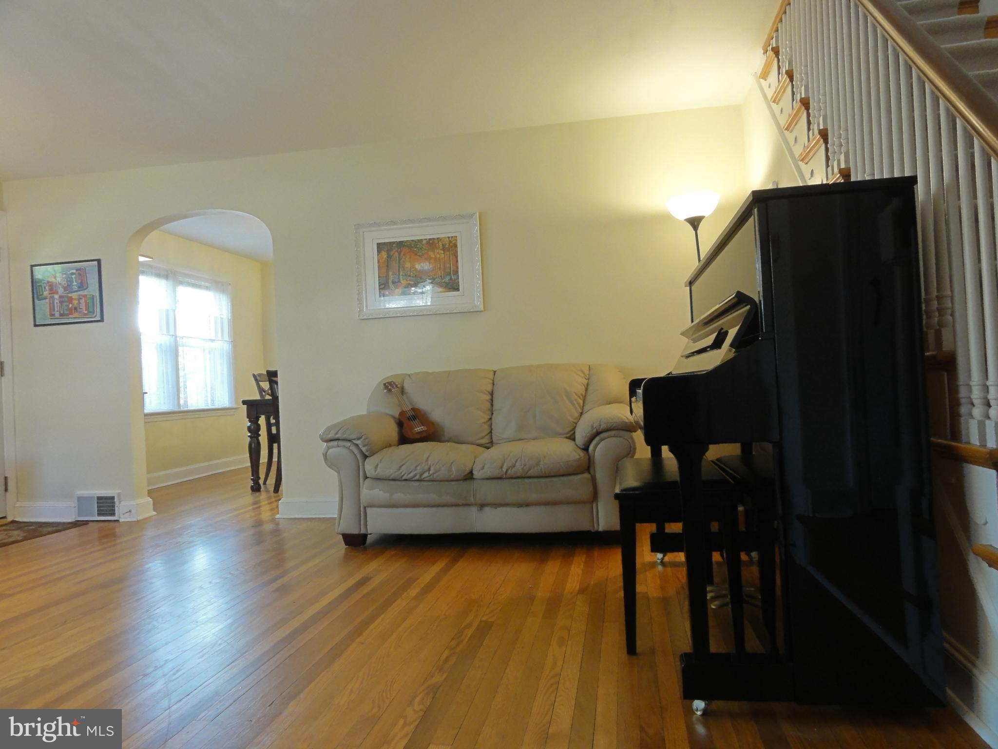 240 Crosshill Road Wynnewood, PA 19096 - Photo 7 of 38