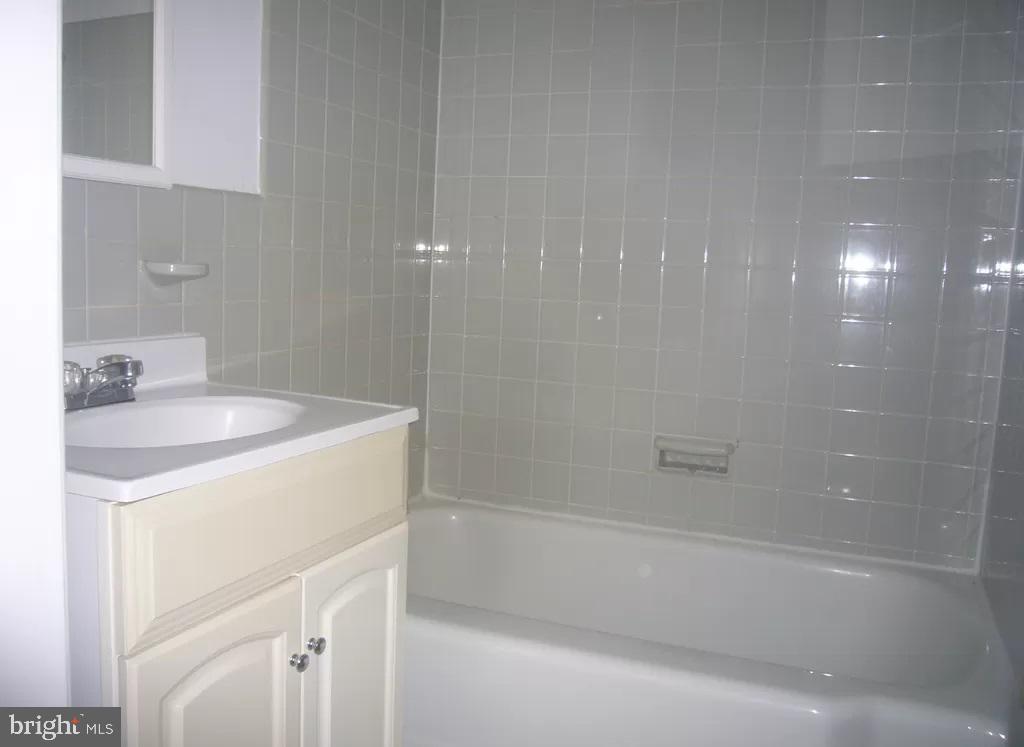 1574 33rd Street Northwest Washington, DC 20007 - Photo 14 of 20