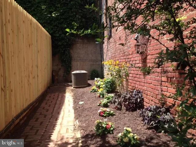 1574 33rd Street Northwest Washington, DC 20007 - Photo 17 of 20