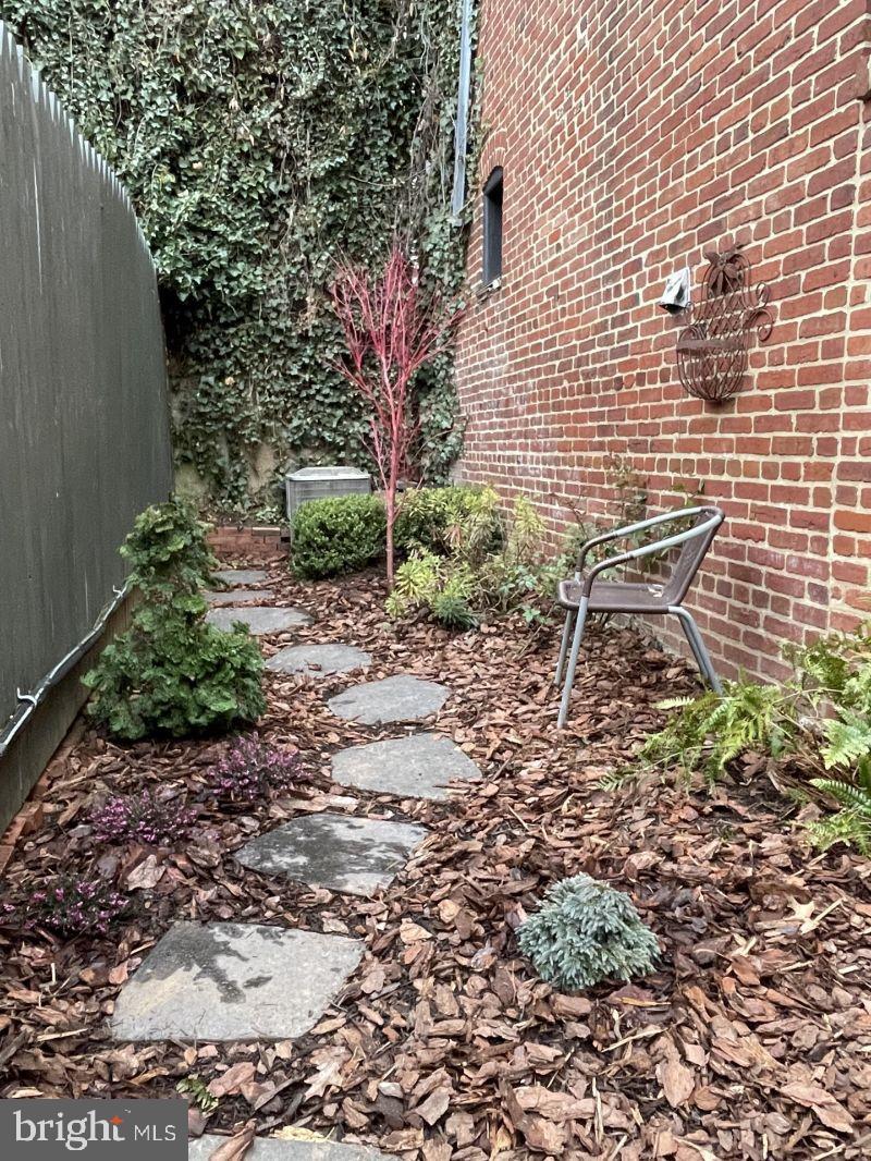 1574 33rd Street Northwest Washington, DC 20007 - Photo 18 of 20