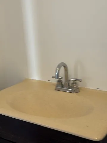 $1,625 | 1500 East 73rd Street, Unit 3, Chicago, IL 60619