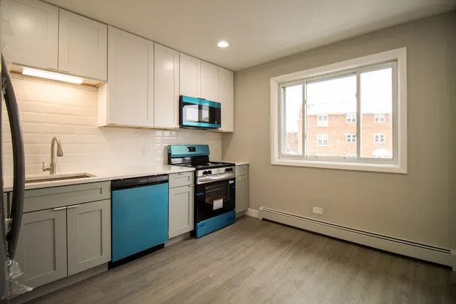 $2,100 | 10457 Dearlove Road, Unit 1A, Glenview, IL 60025