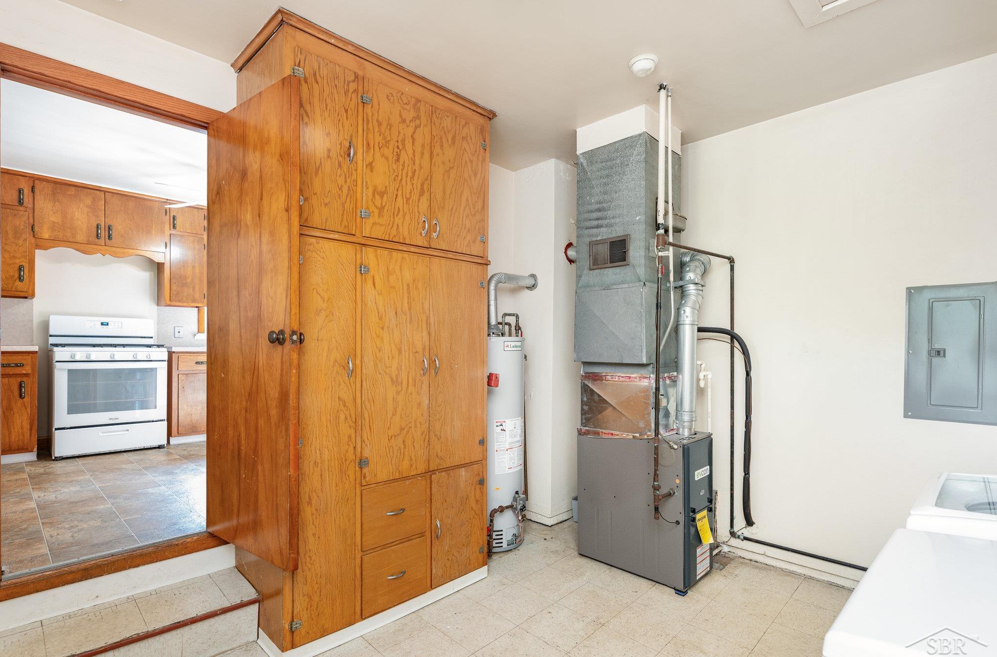 516 Shepard Street Saginaw, MI 48604 - Photo 15 of 20 50183496-2ccafc65-e3e8-4ade-b9f4-fa085c750a2f.JPG