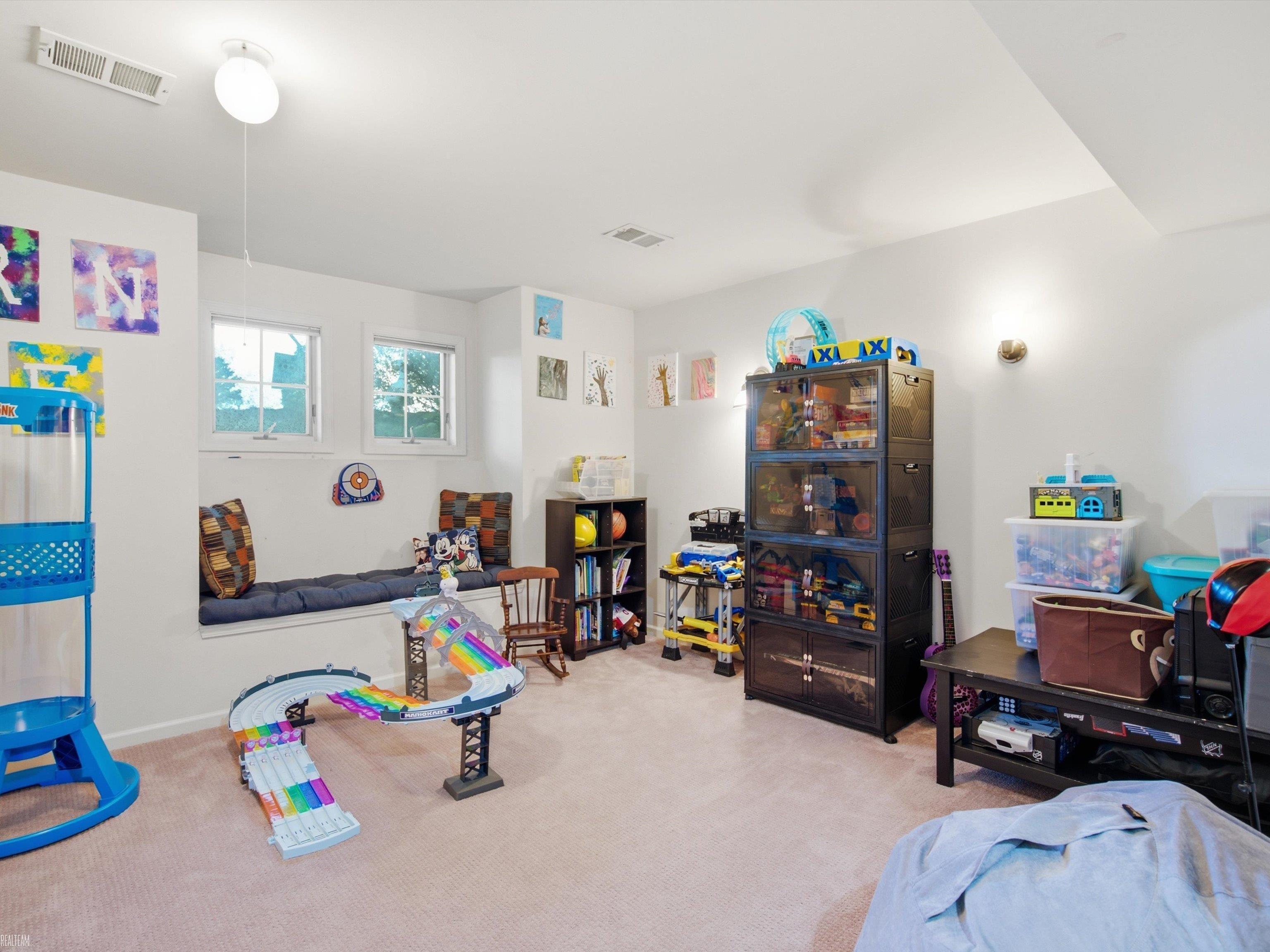 46820 Shelby Road Utica, MI 48317 - Photo 29 of 45 Gallery Image 29