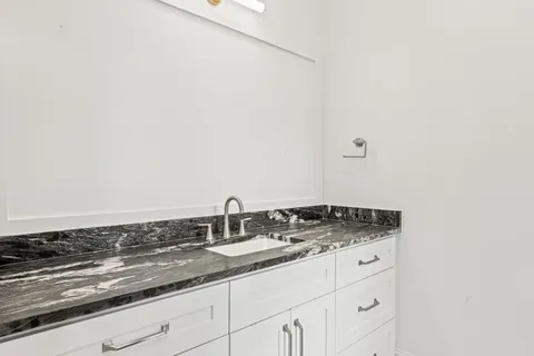 a close view of sink and tap