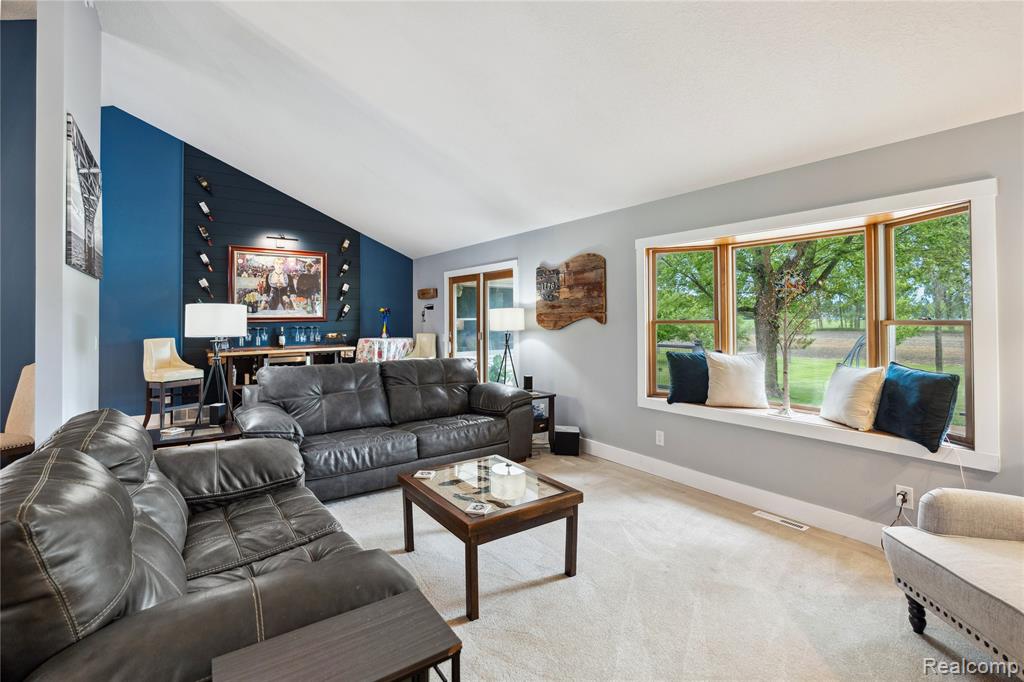 11852 Rathbun Road Birch Run, MI 48415 - Photo 4 of 39